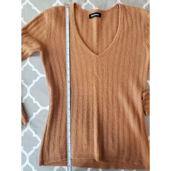 **SHIPS DEC 19** Naadam 100% Cashmere Camel Brown V Neck Sweater Small - Picture 4 of 5
